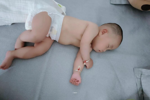 马鞍山几个月宝宝会抬头